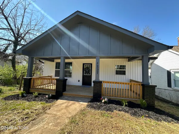 $289,900 | 1237 Iredell Avenue, Knoxville, TN 37921