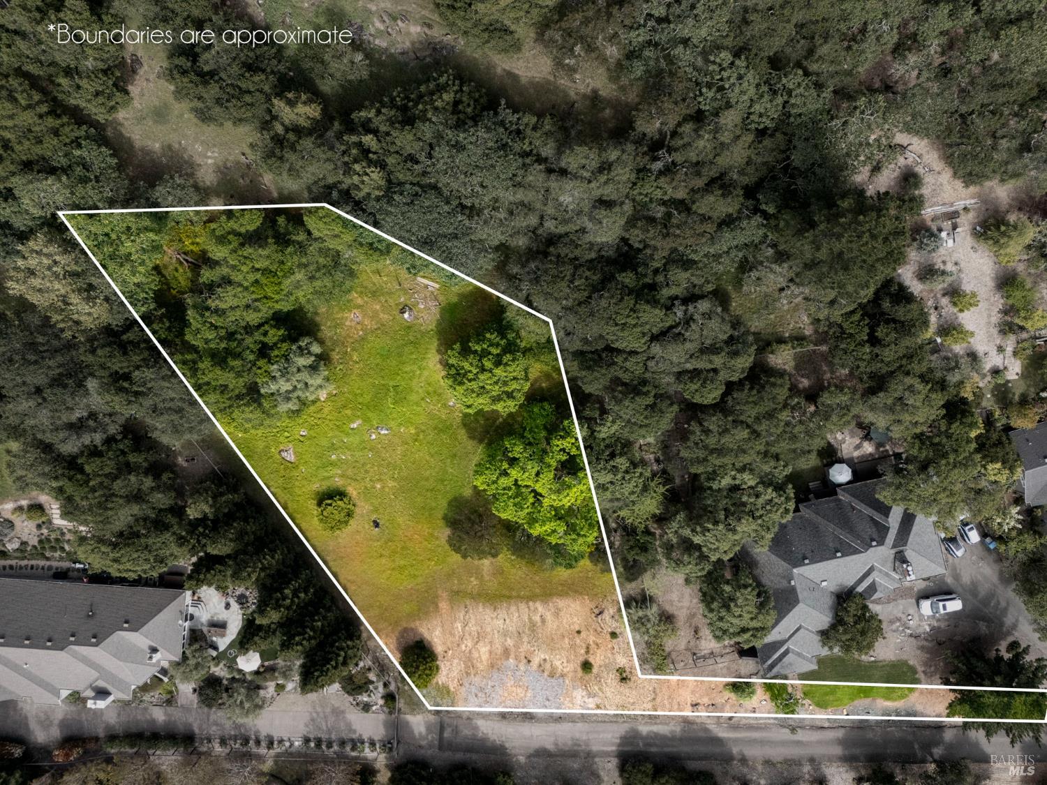 2501 Incline Drive Santa Rosa, CA 95404 - Photo 8 of 12 a view of a small yard