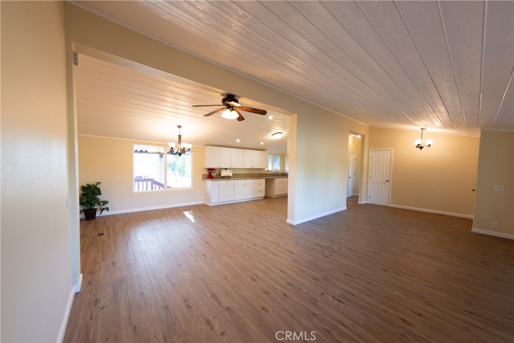 655 Nelson Avenue Oroville, CA 95965 - Photo 17 of 51 Living room with high ceilings
