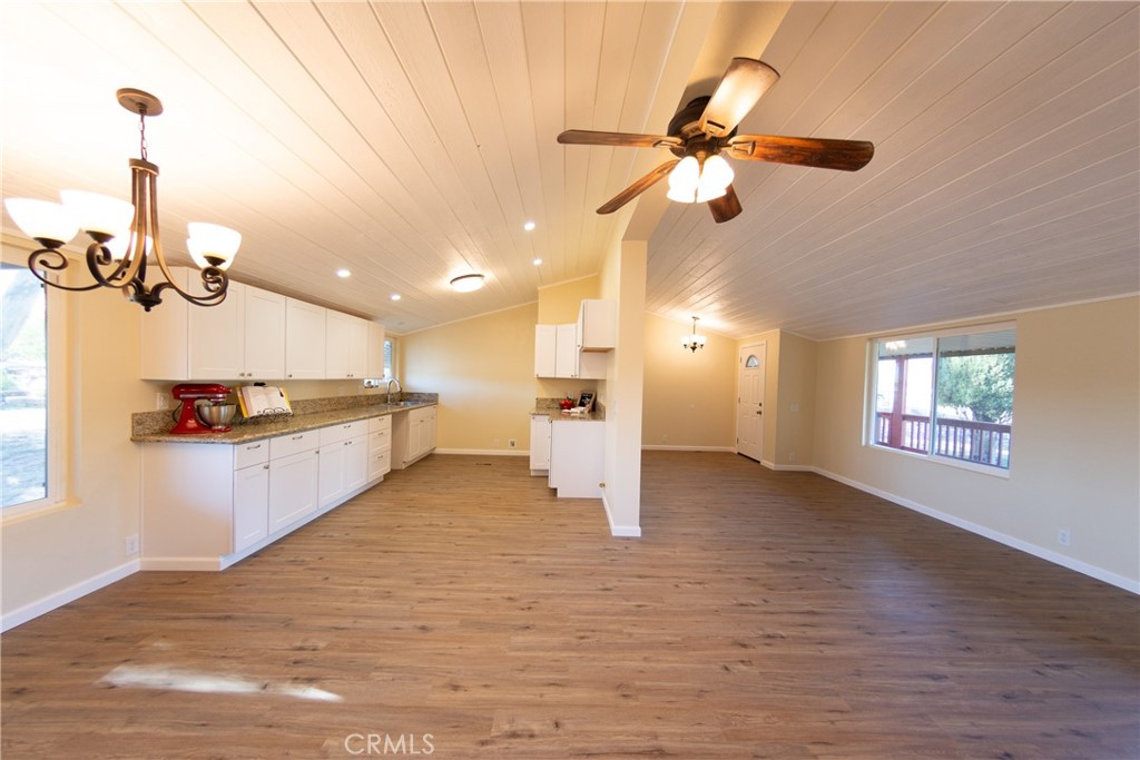 655 Nelson Avenue Oroville, CA 95965 - Photo 19 of 51 Open and inviting