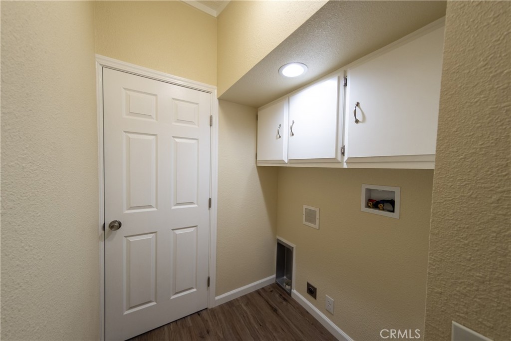 655 Nelson Avenue Oroville, CA 95965 - Photo 30 of 51 Laundry room