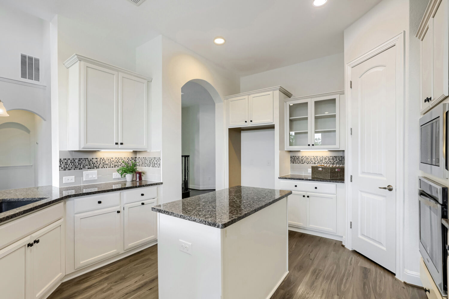 19205 Burrowbridge Road Pflugerville, TX 78660 - Photo 14 of 38 This chef's kitchen is ready for you!
