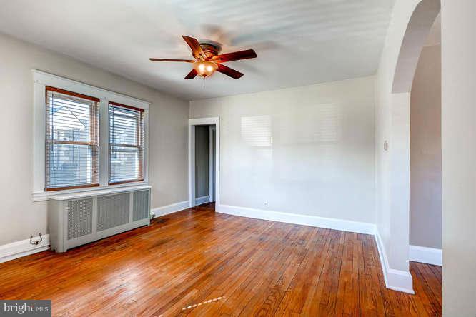 7222 Old Harford Road Baltimore, MD 21234 - Photo 4 of 28 Living Room