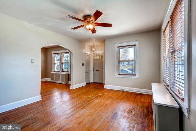 7222 Old Harford Road Baltimore, MD 21234 - Photo 5 of 28 Living Room