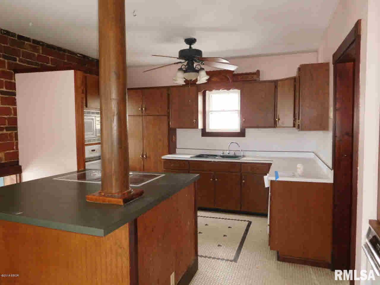 115 West Reed Street Benton, IL 62812 - Photo 13 of 33