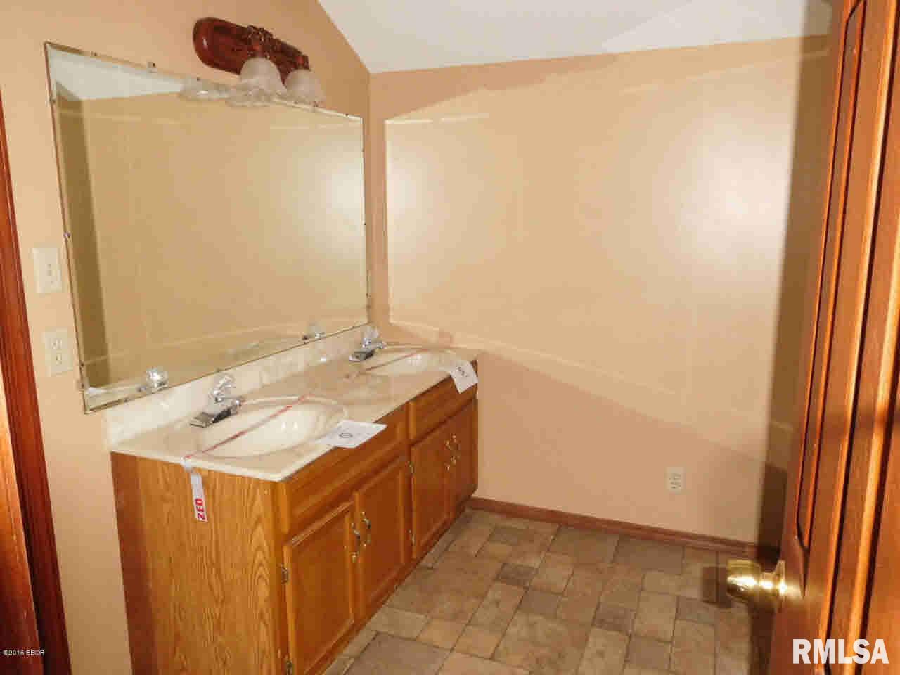 115 West Reed Street Benton, IL 62812 - Photo 31 of 33