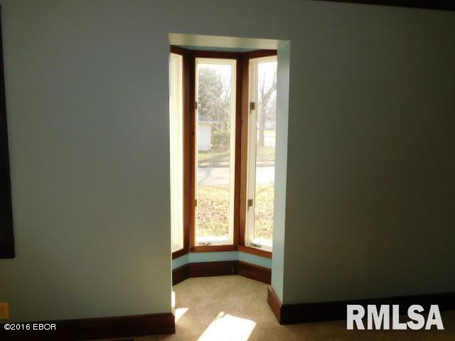 115 West Reed Street Benton, IL 62812 - Photo 9 of 33
