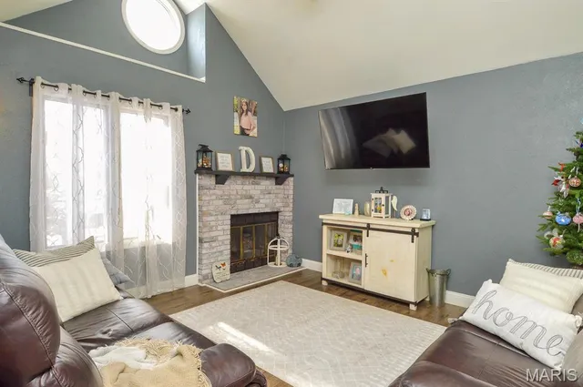 $280,000 | 7342 West Main Street, Maryville, IL 62062