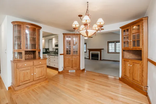 $632,500 | 3843 Springdale Avenue, Glenview, IL 60025