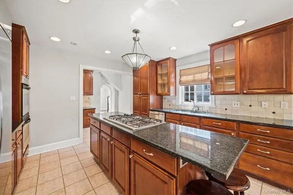 $7,900 | 72 Grand Boulevard, Scarsdale, NY 10583