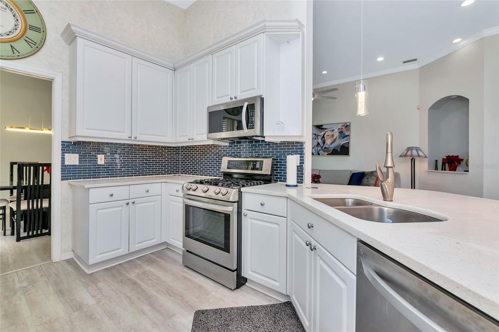 7183 Sandhills Place Lakewood Ranch, FL 34202 - Photo 14 of 73