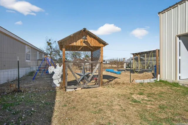 $350,000 | 225 Quail Run, Lytle, TX 78052