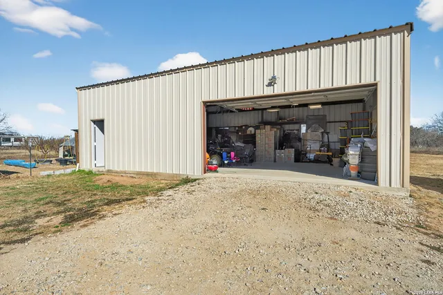 $350,000 | 225 Quail Run, Lytle, TX 78052