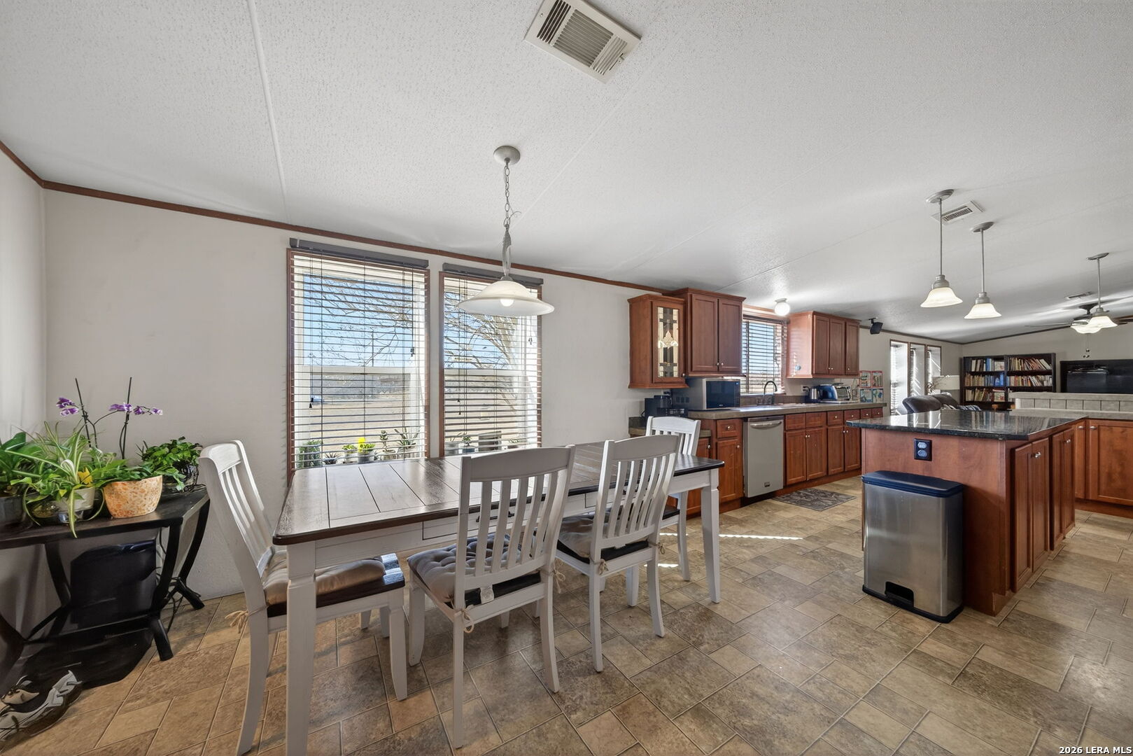 225 Quail Run Lytle, TX 78052 - Photo 5 of 36