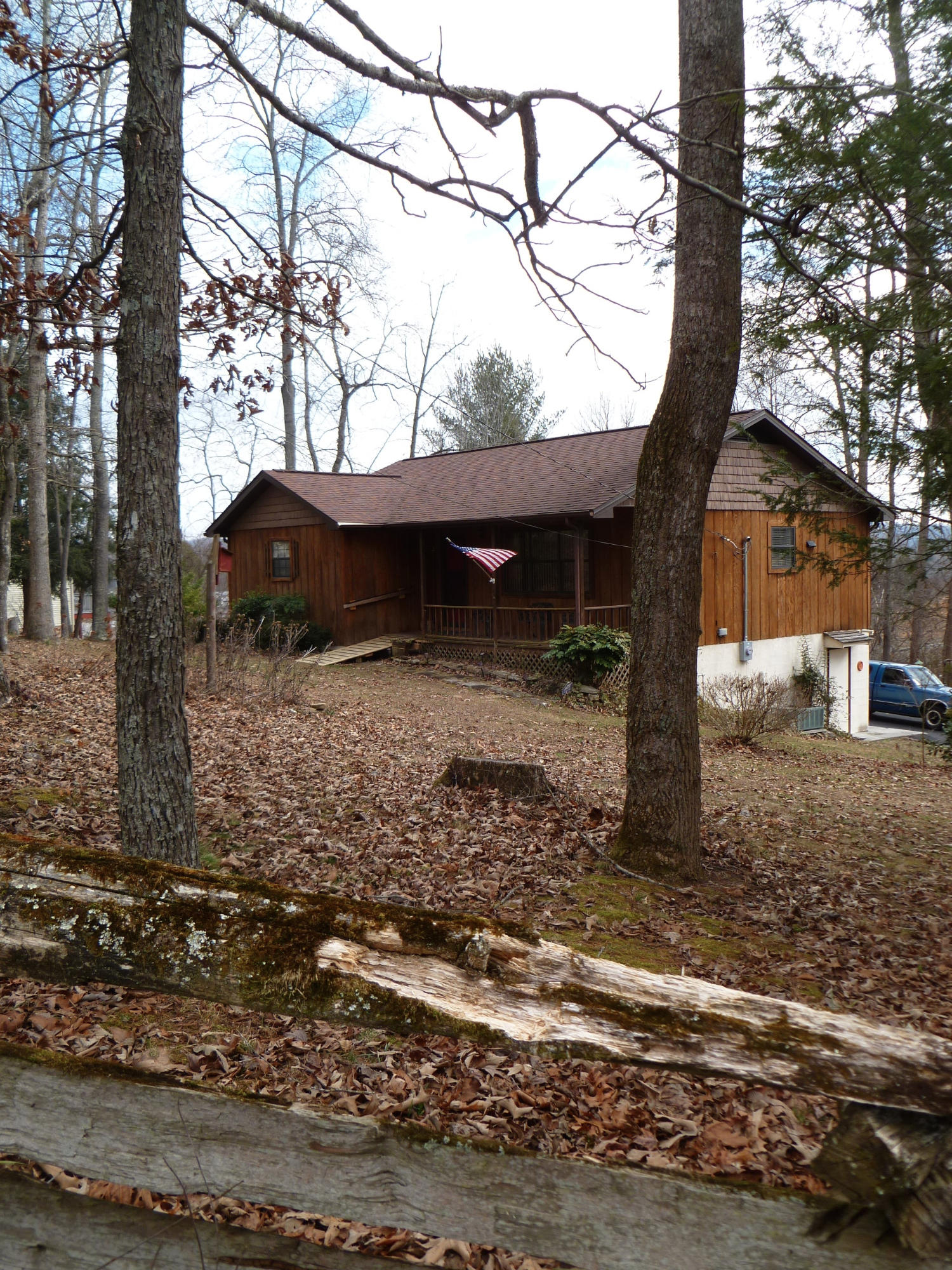 462 Bland Road Clinton, TN 37716 - Photo 2 of 37 P1070348