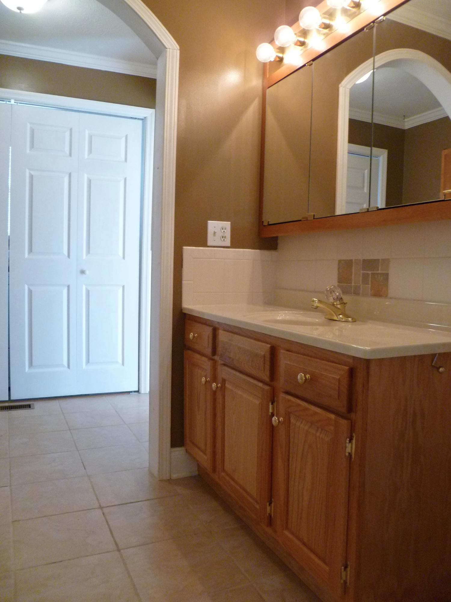 462 Bland Road Clinton, TN 37716 - Photo 20 of 37 P1070303