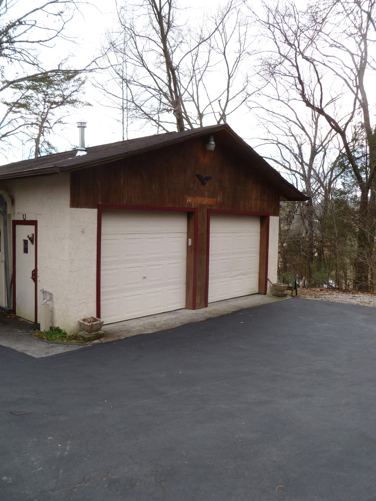 462 Bland Road Clinton, TN 37716 - Photo 5 of 37 P1070344