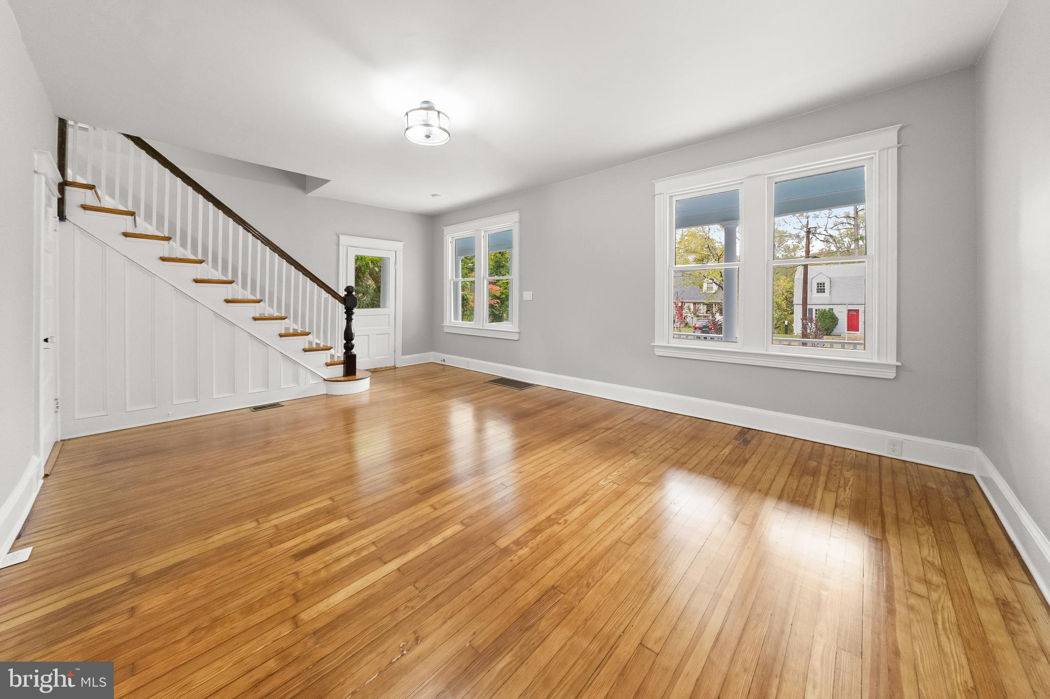 10220 Capitol View Avenue Silver Spring, MD 20910 - Photo 13 of 62 Living room