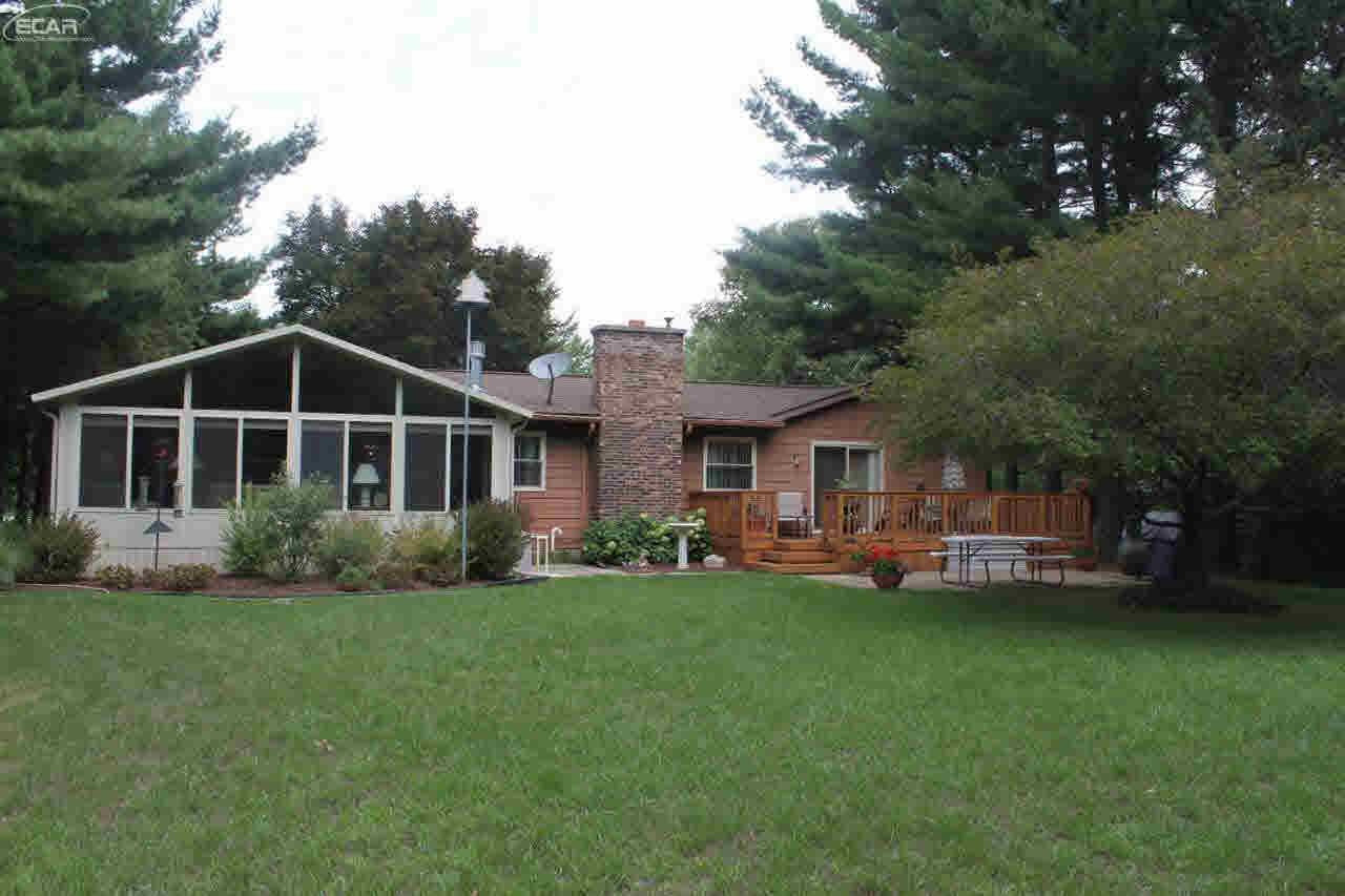 8439 Coldwater Road Flushing, MI 48433 - Photo 31 of 43 21202755-30.JPG