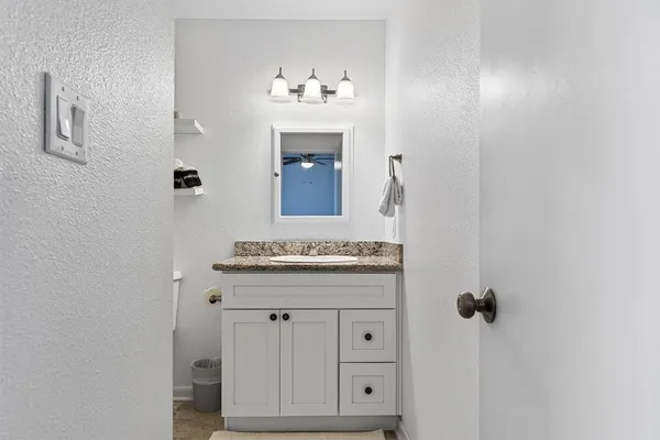 $320,000 | 610 Lauderdale Drive, Unit 610, Rockport, TX 78382