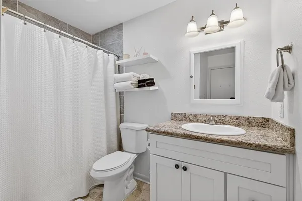 $320,000 | 610 Lauderdale Drive, Unit 610, Rockport, TX 78382