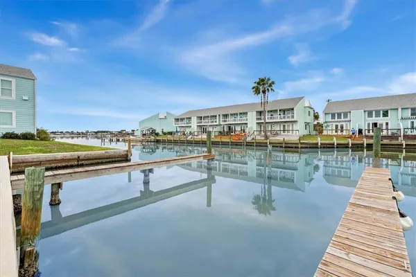 $320,000 | 610 Lauderdale Drive, Unit 610, Rockport, TX 78382