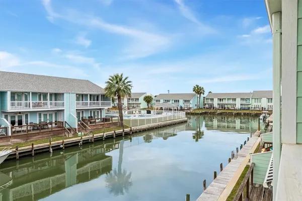 $320,000 | 610 Lauderdale Drive, Unit 610, Rockport, TX 78382