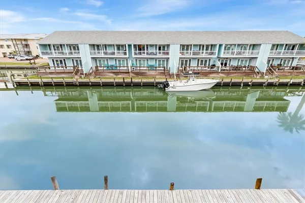 $320,000 | 610 Lauderdale Drive, Unit 610, Rockport, TX 78382