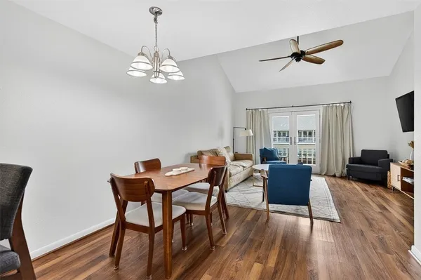 $320,000 | 610 Lauderdale Drive, Unit 610, Rockport, TX 78382
