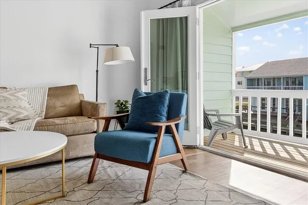 $320,000 | 610 Lauderdale Drive, Unit 610, Rockport, TX 78382