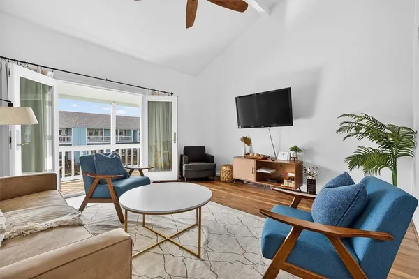 $320,000 | 610 Lauderdale Drive, Unit 610, Rockport, TX 78382