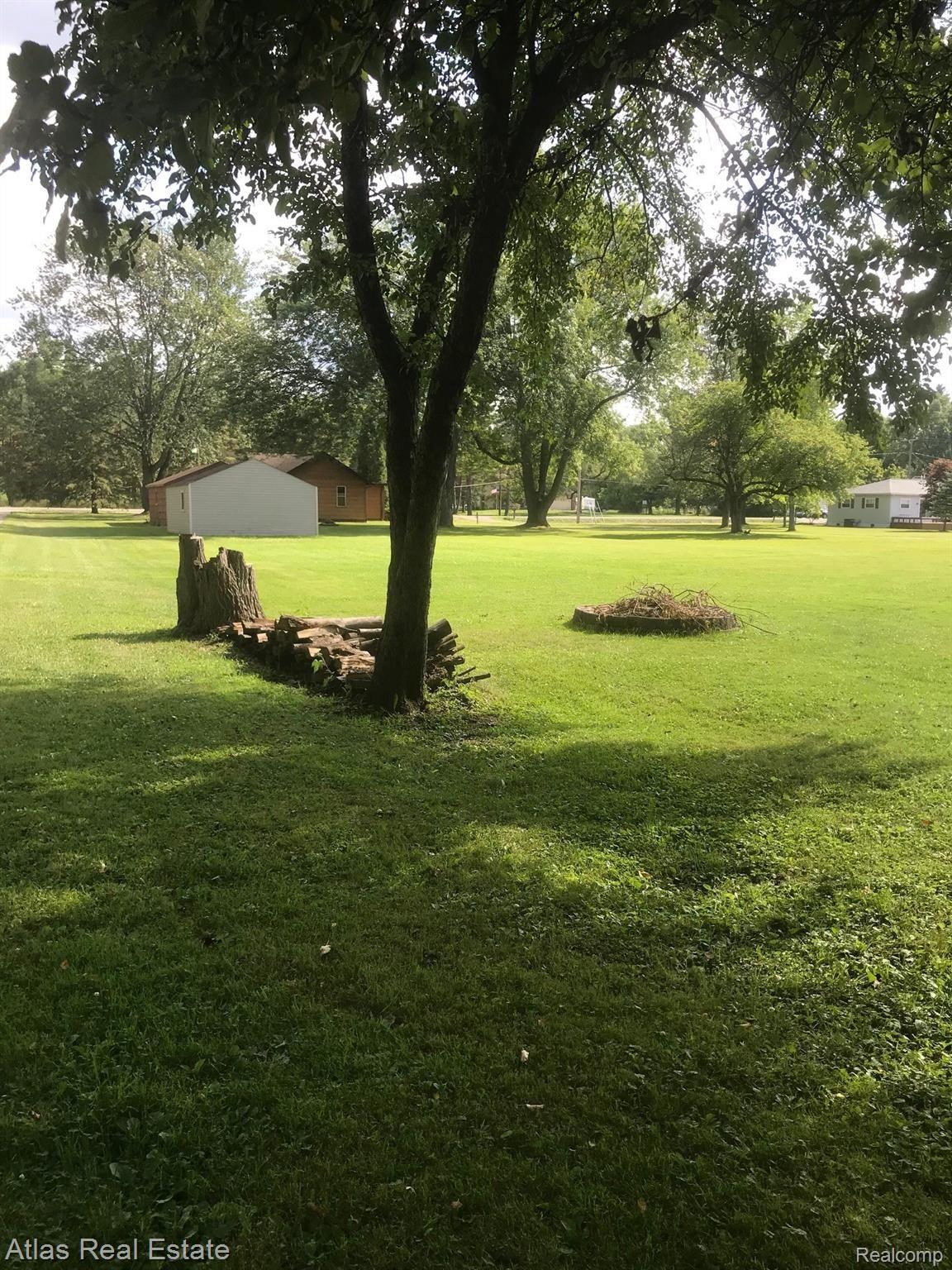 6121 East Potter Road Davison, MI 48423 - Photo 8 of 29 back yard2.jpg