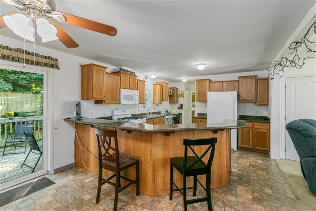 25 Ridgefield Drive Nashua, NH 03062 - Photo 14 of 29