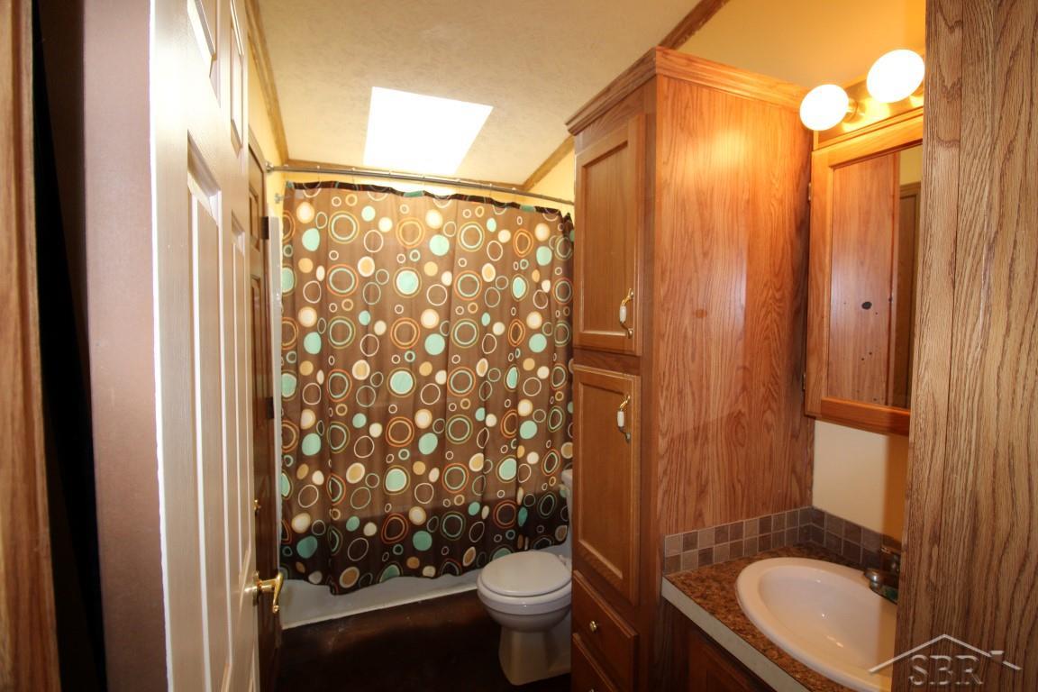 2491 Whites Beach Road Standish, MI 48658 - Photo 14 of 19 31399702-13.JPG