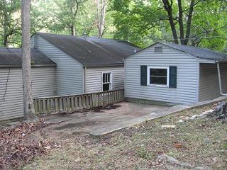 1943 Timberview Road Roanoke, VA 24019 - Photo 2 of 4 Exterior Back