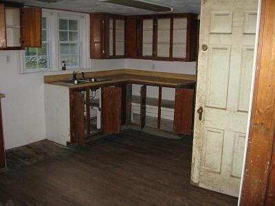 1943 Timberview Road Roanoke, VA 24019 - Photo 3 of 4 Kitchen