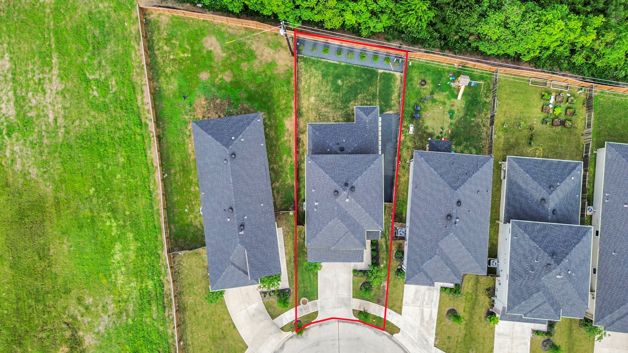 12505 Walmgate Court Houston, TX 77047 - Photo 27 of 31 Aerial view of the home on a cul-de-sac with no back neighbors