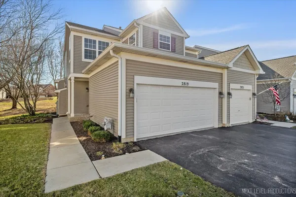 $2,850 | 2819 White Thorn Circle, Naperville, IL 60564