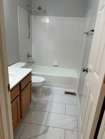 $2,850 | 2819 White Thorn Circle, Naperville, IL 60564