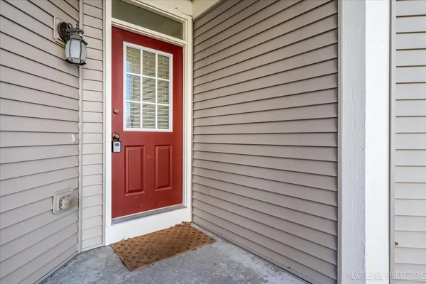 $2,850 | 2819 White Thorn Circle, Naperville, IL 60564