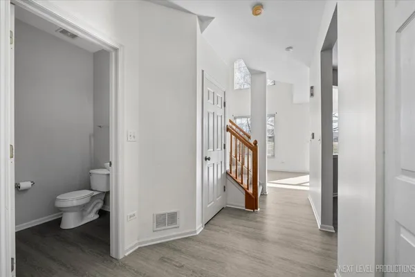 $2,850 | 2819 White Thorn Circle, Naperville, IL 60564