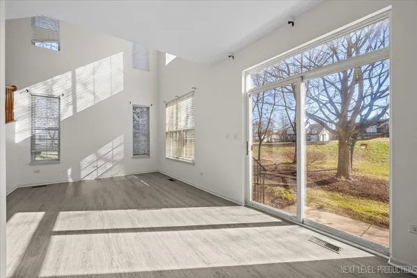 $2,850 | 2819 White Thorn Circle, Naperville, IL 60564