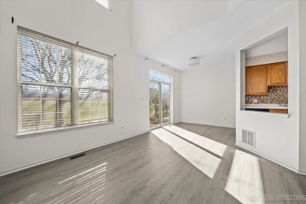 $2,850 | 2819 White Thorn Circle, Naperville, IL 60564