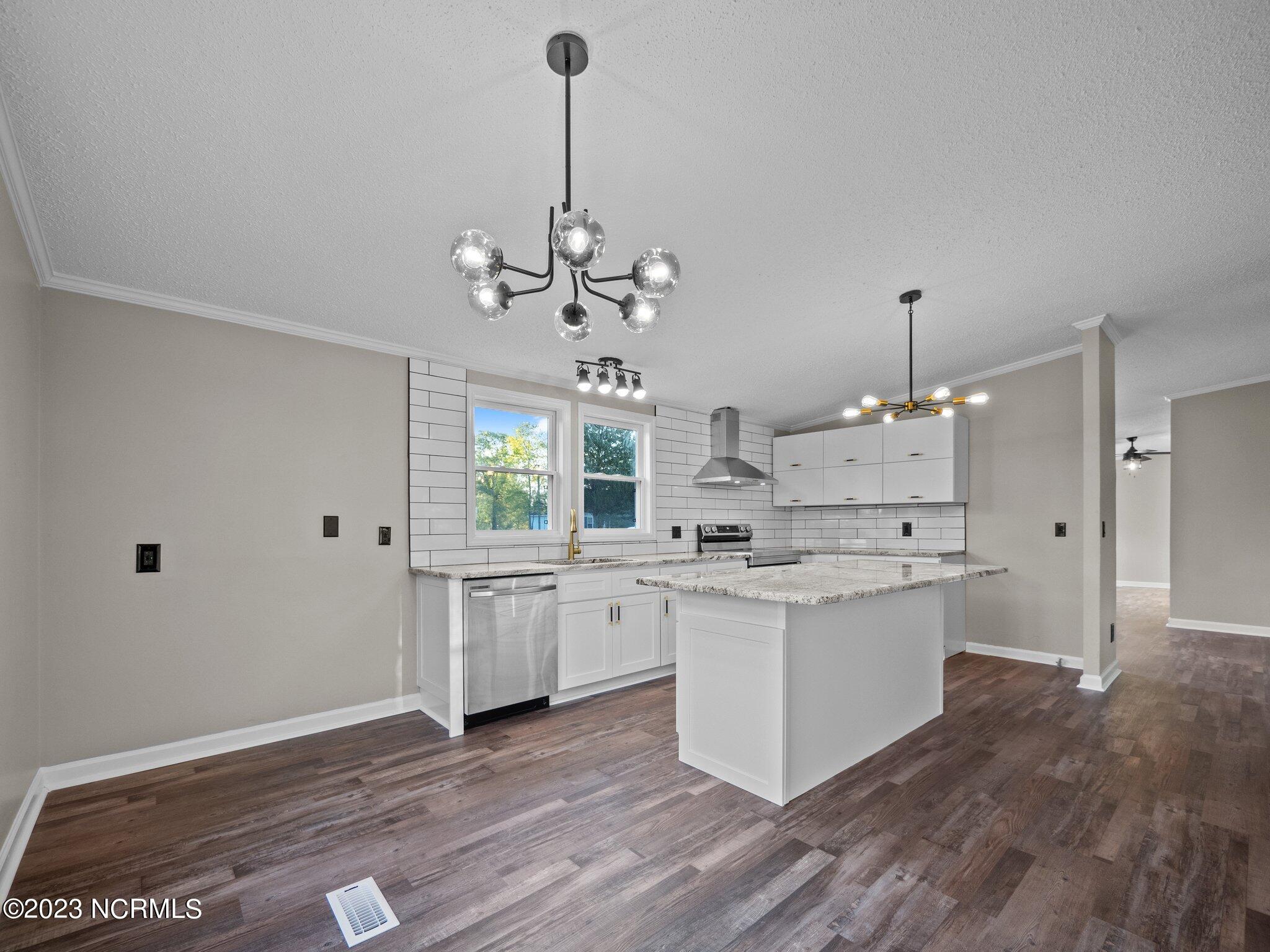 158 Cooper Road Richlands, NC 28574 - Photo 7 of 47 29-web-or-mls-P4120054