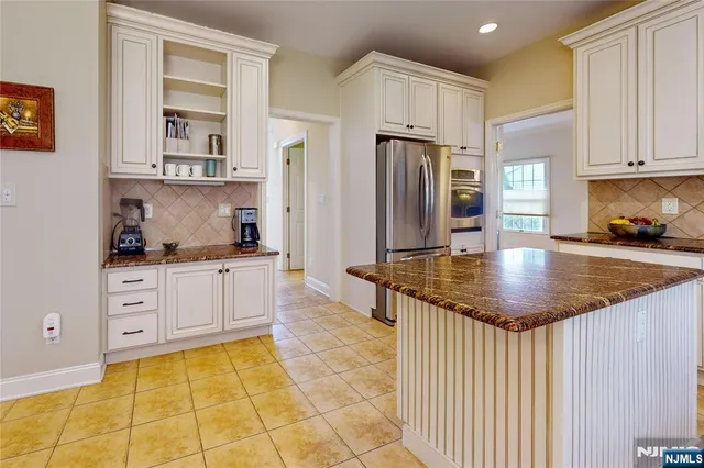 $1,200,000 | 10 Hope Street, Montvale, NJ 07645