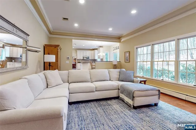 $1,200,000 | 10 Hope Street, Montvale, NJ 07645