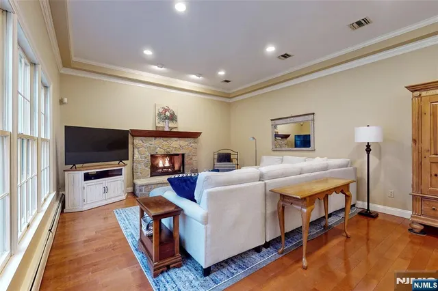 $1,200,000 | 10 Hope Street, Montvale, NJ 07645