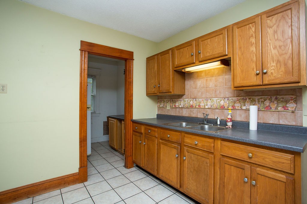 45-47 Devens Street Springfield, MA 01151 - Photo 29 of 30