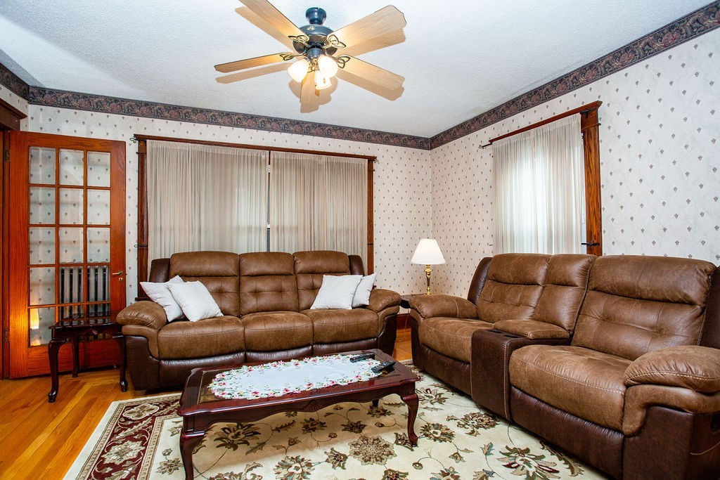 45-47 Devens Street Springfield, MA 01151 - Photo 8 of 30