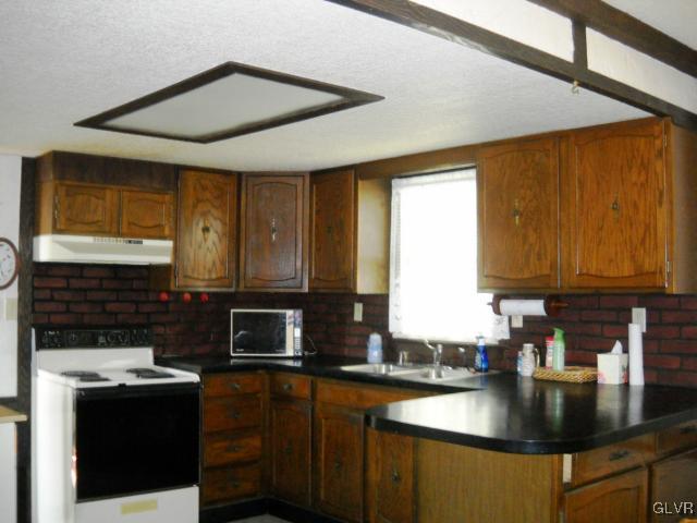 105 Spring Street Easton, PA 18042 - Photo 2 of 11 Gallery Image 2
